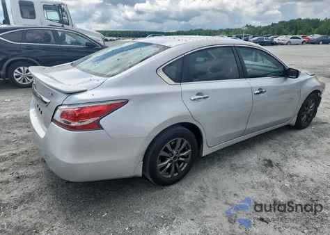 2015 Nissan Altima 2.5 z USA, uszkodzony, nr VIN 1N4AL3AP6FN399295